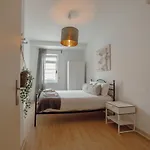 Alegria Flat Center With Elevator By Vacationy 아파트