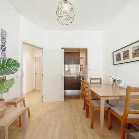 Alegria Flat Center With Elevator By Vacationy * Oporto